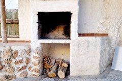 Exterior Cueva Cascamorras barbacoa 1