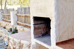 Exterior Cueva Cascamorras barbacoa 2