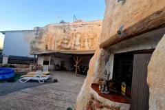 Exterior Cueva Cascamorras Placeta-Cueva-Cascamorras-3