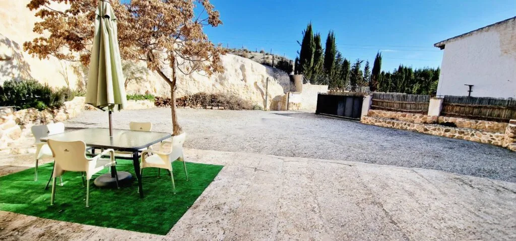 terraza Cueva Cascamorras